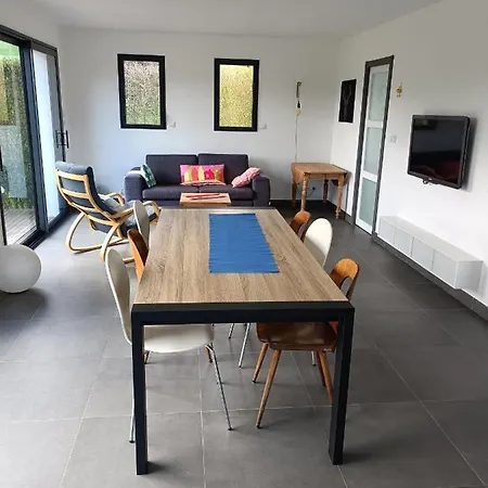 Дом отдыха Maison Moderne A La Campagne Bezinghem